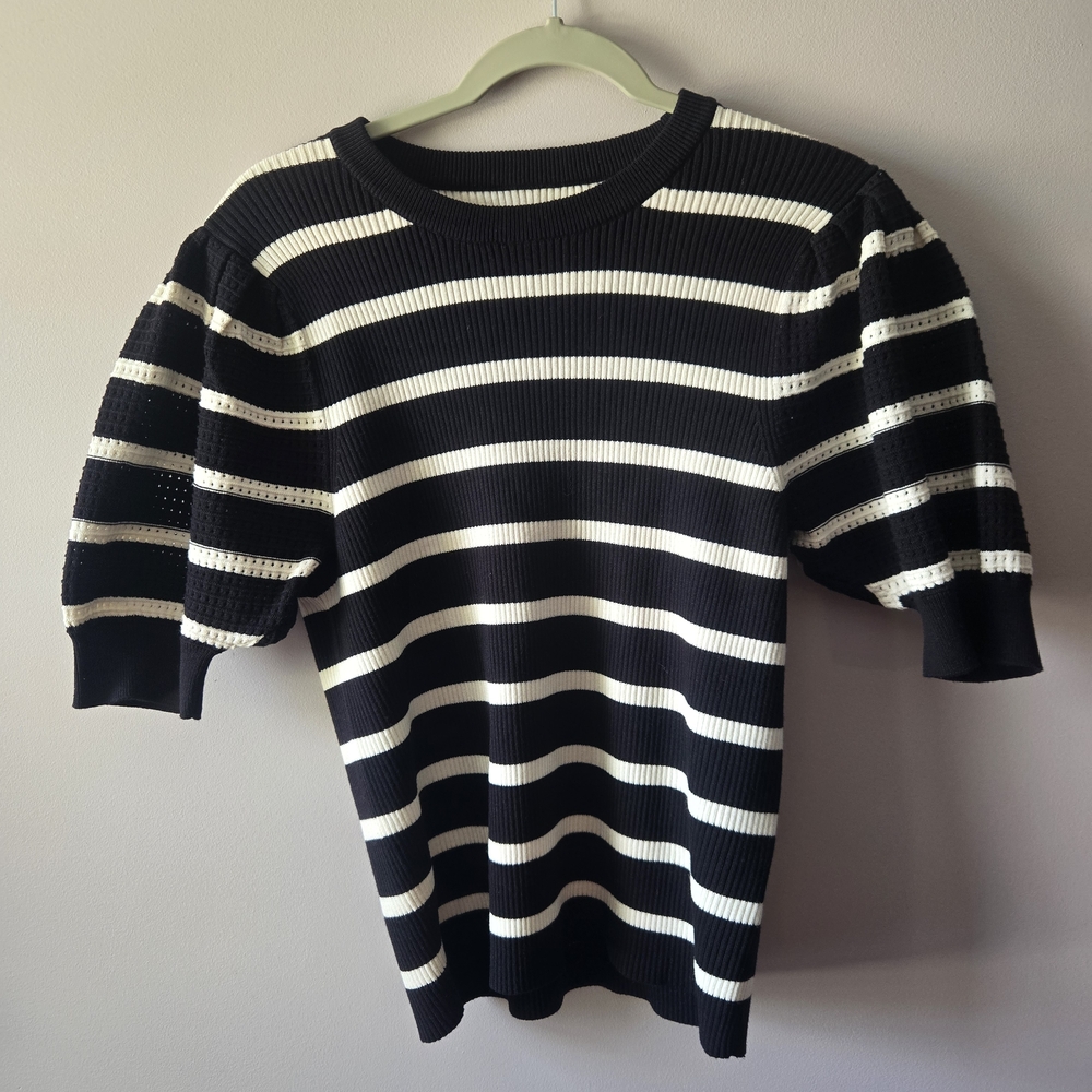 Nine West Black and Cream Ribbed Top